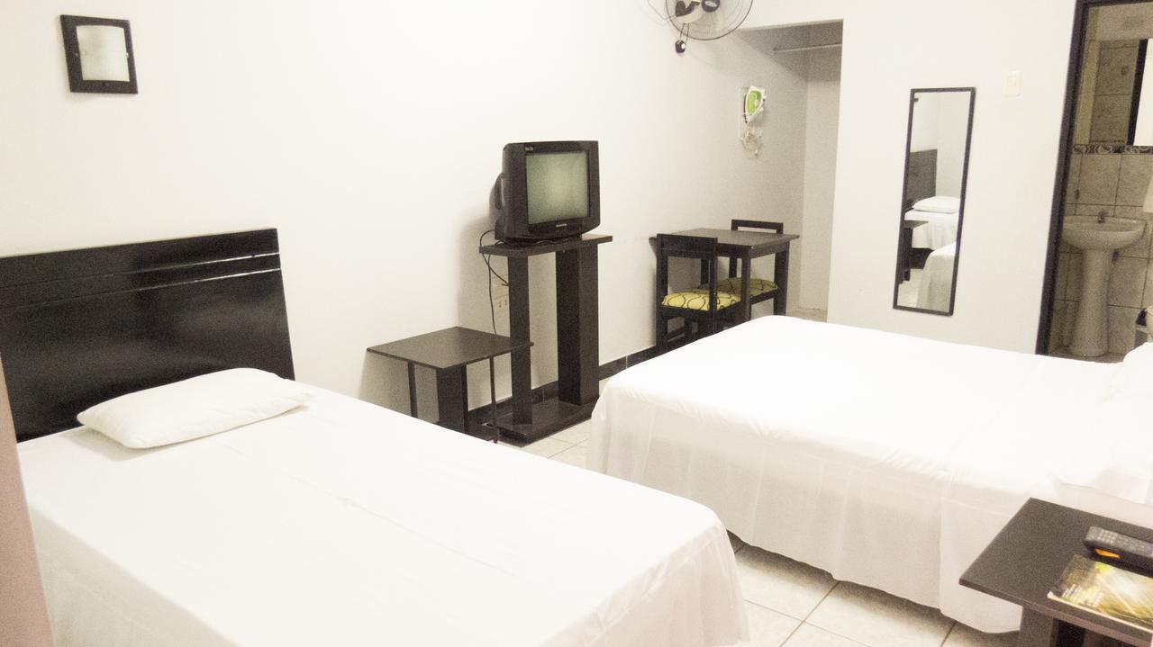 Jer'S Hostal Tumbes Eksteriør billede