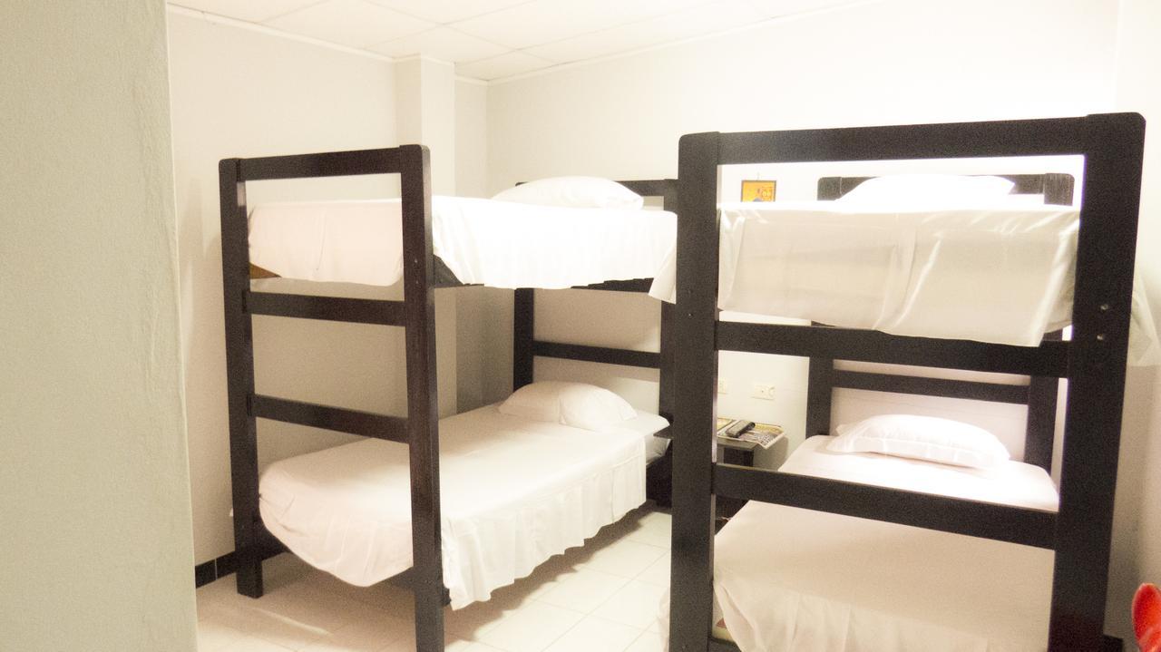 Jer'S Hostal Tumbes Eksteriør billede