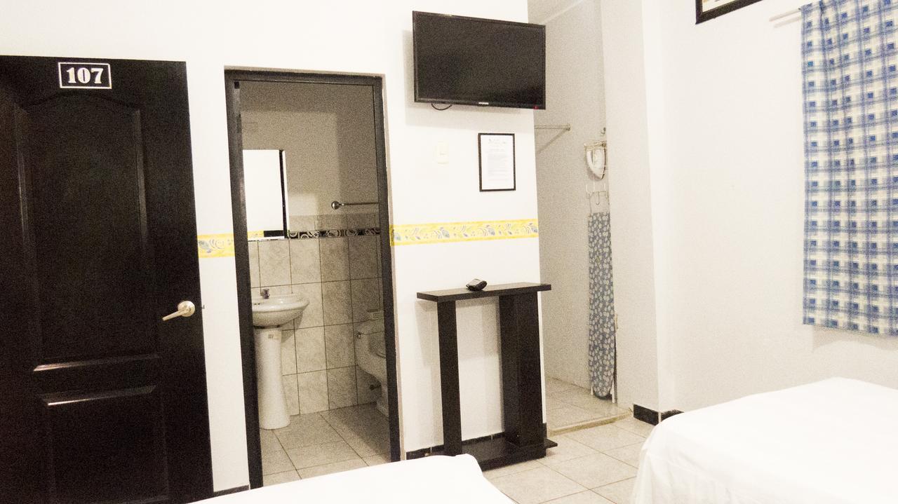 Jer'S Hostal Tumbes Eksteriør billede