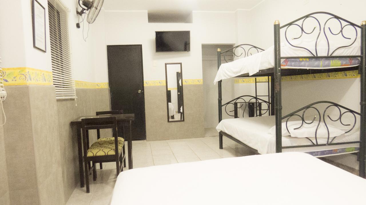 Jer'S Hostal Tumbes Eksteriør billede
