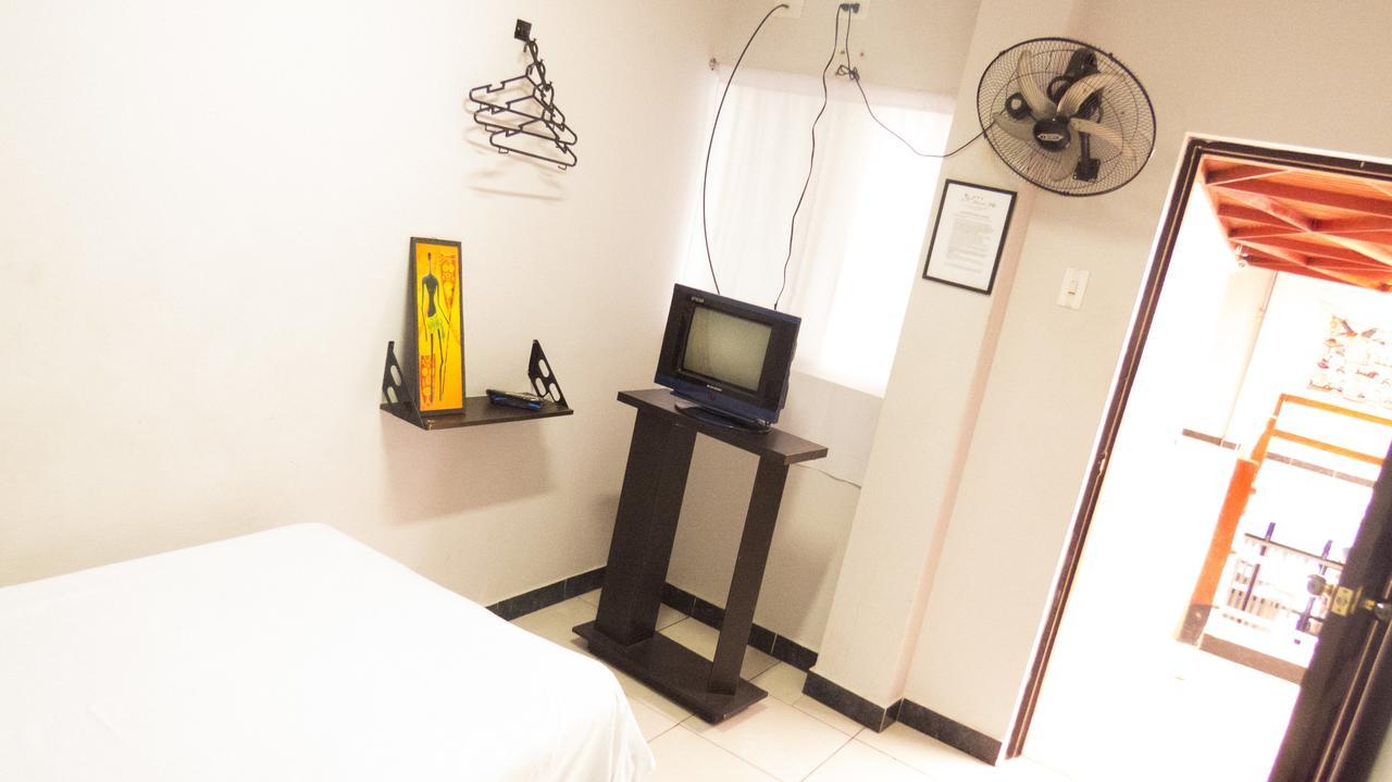 Jer'S Hostal Tumbes Eksteriør billede