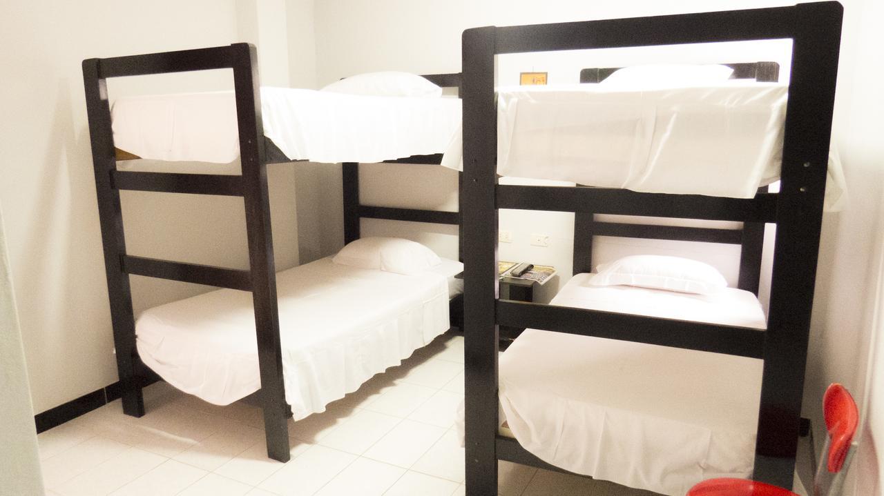 Jer'S Hostal Tumbes Eksteriør billede