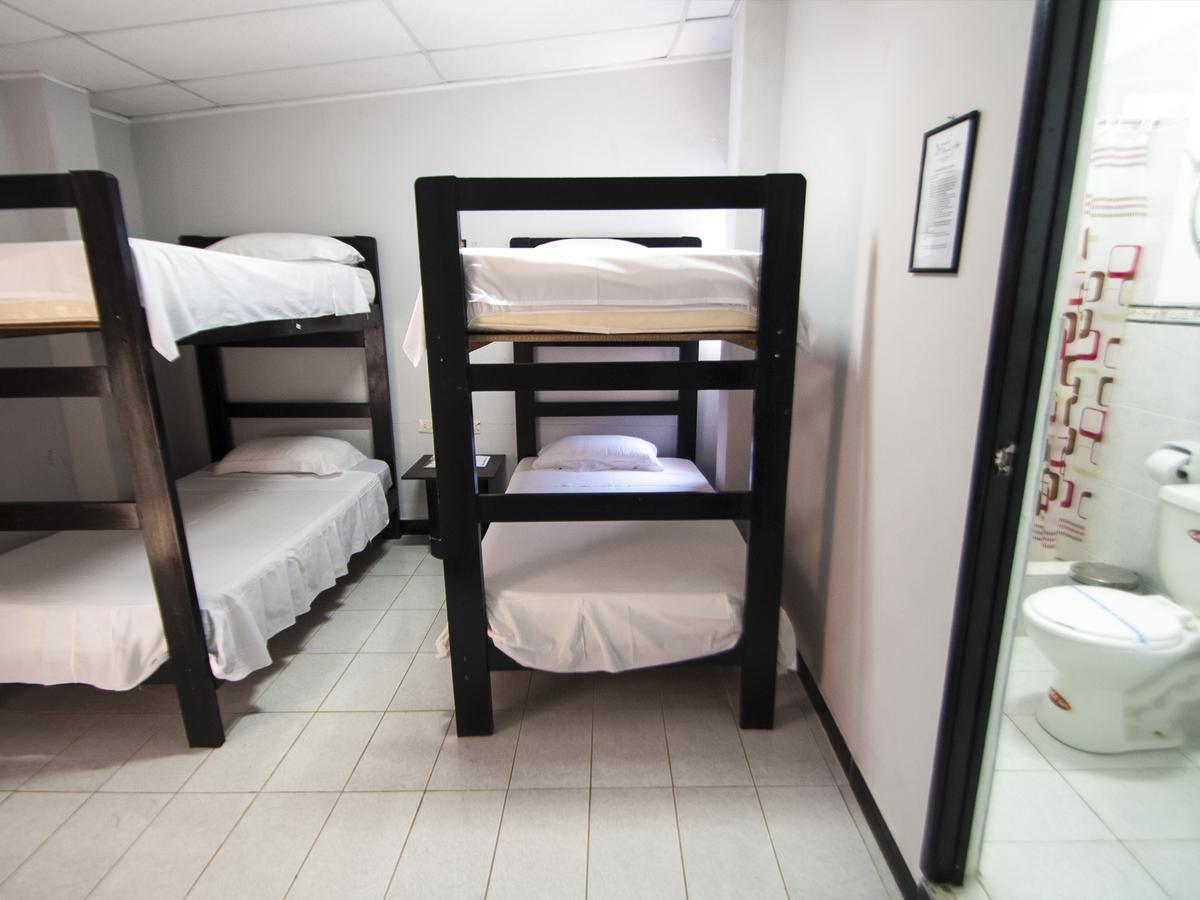 Jer'S Hostal Tumbes Eksteriør billede
