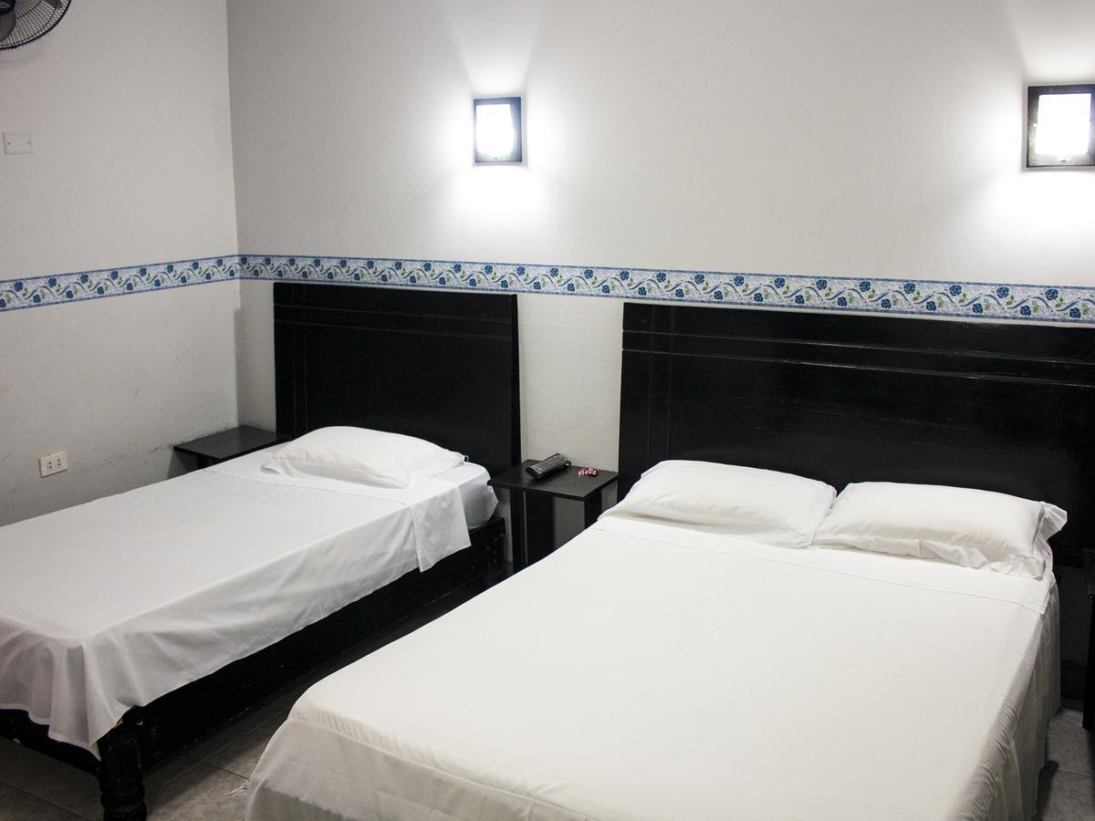 Jer'S Hostal Tumbes Eksteriør billede