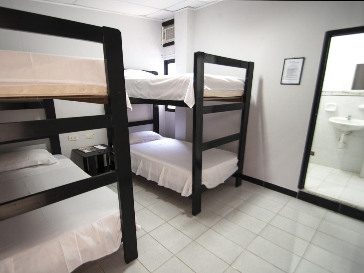 Jer'S Hostal Tumbes Eksteriør billede
