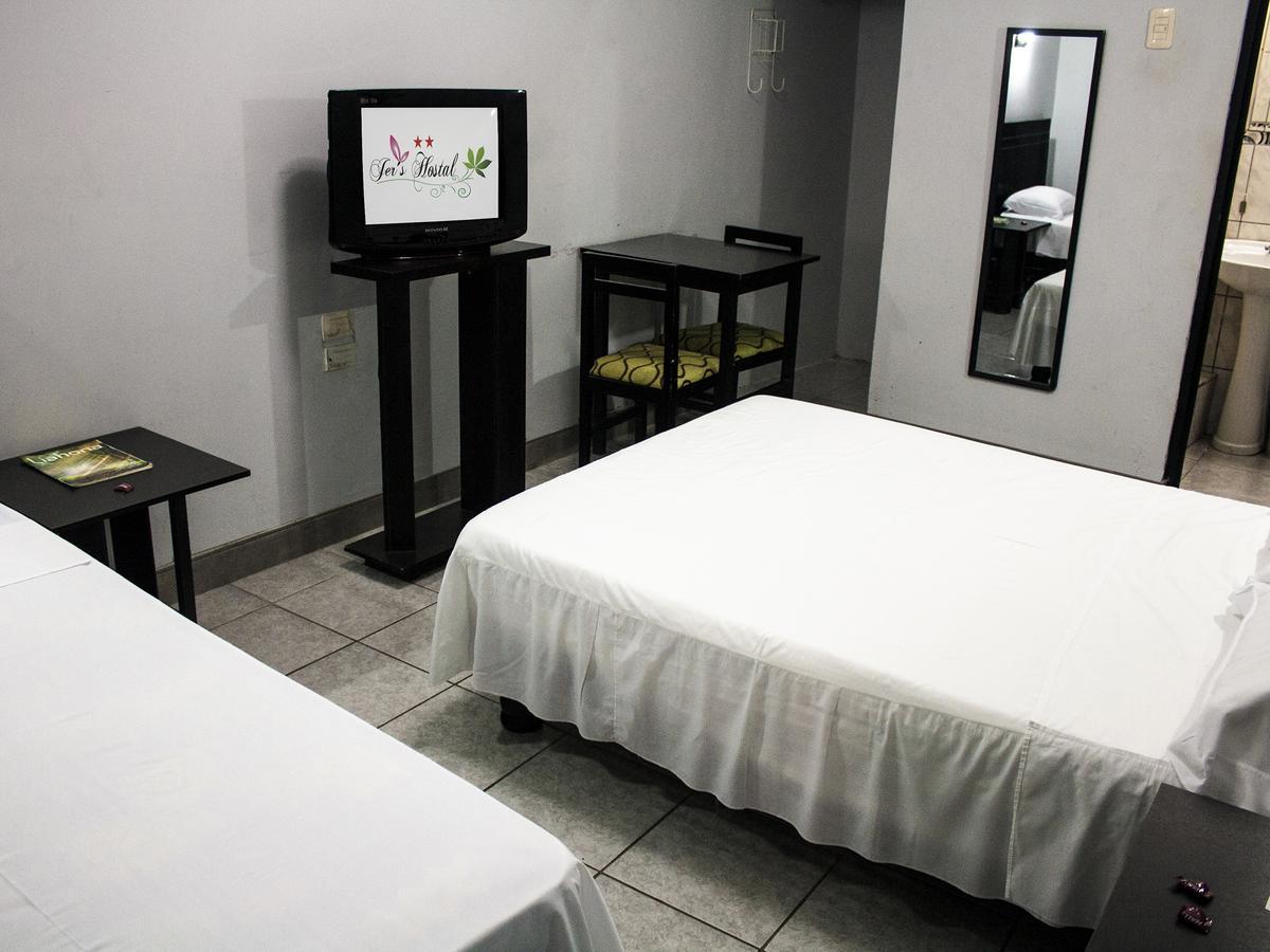 Jer'S Hostal Tumbes Eksteriør billede