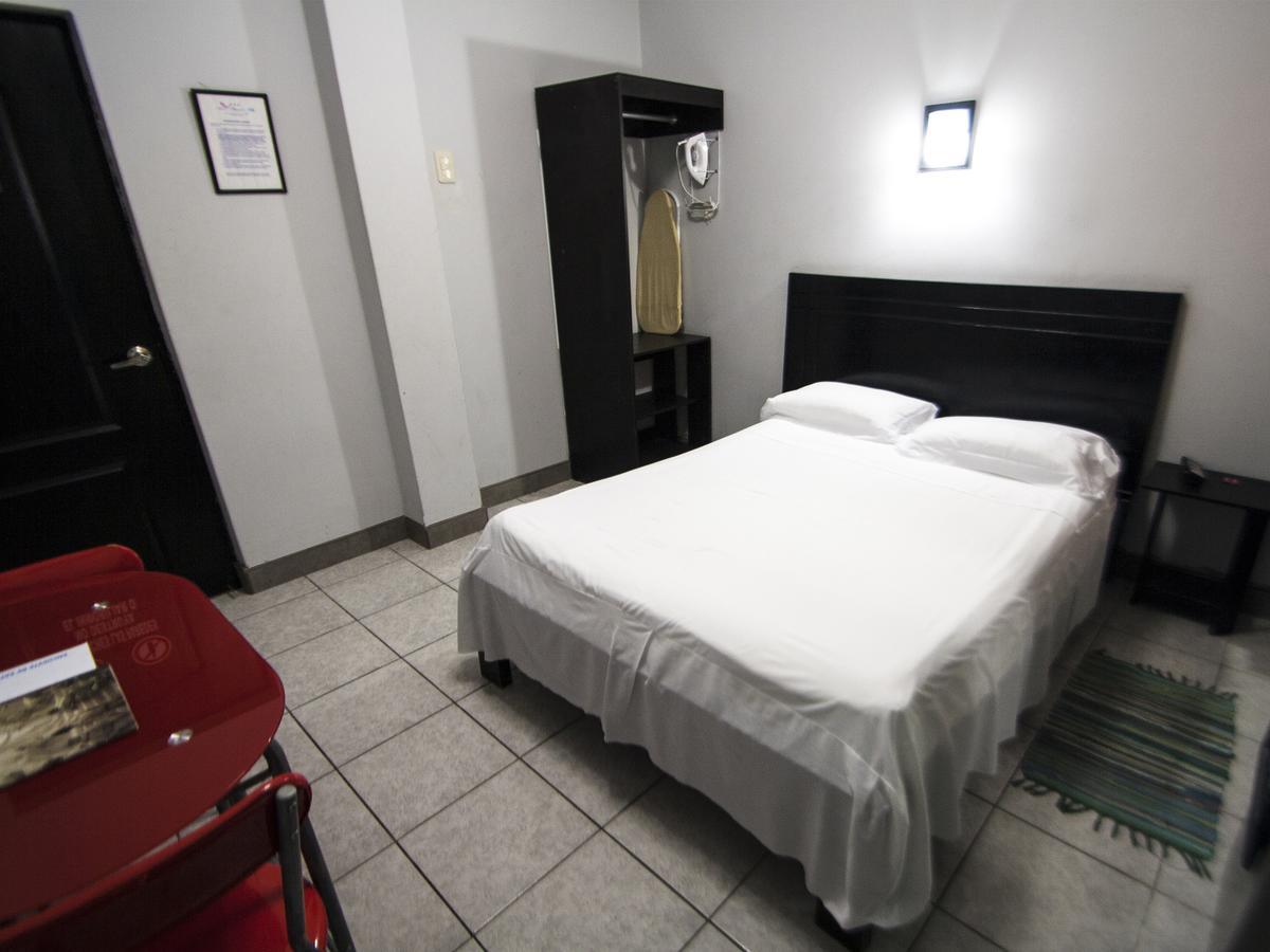 Jer'S Hostal Tumbes Eksteriør billede